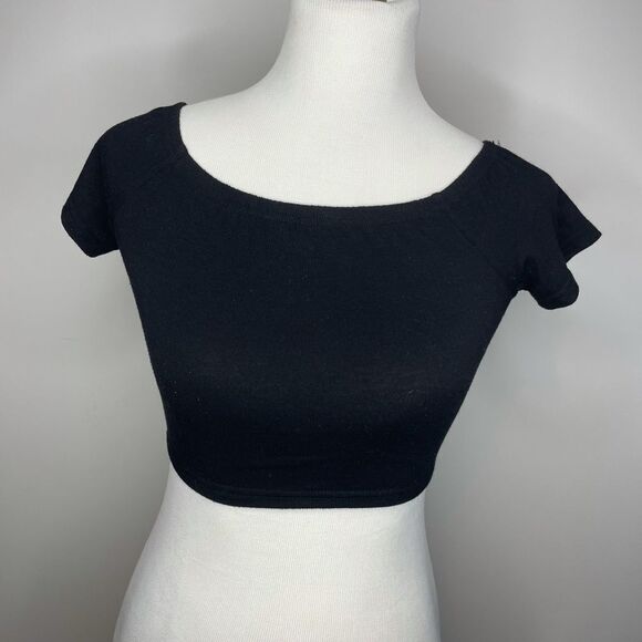 5/$25💜 Honey Punch- Black Off-Shoulder Crop Top - Picture 1 of 2